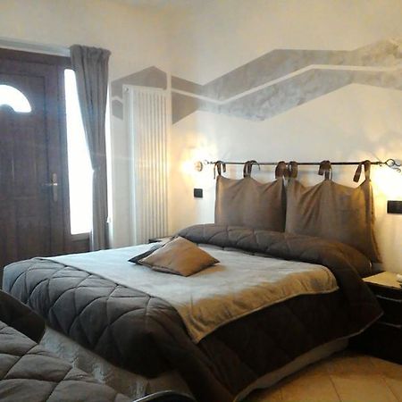 La Casa Del Grillo 1 Bed & Breakfast Aosta Rom bilde
